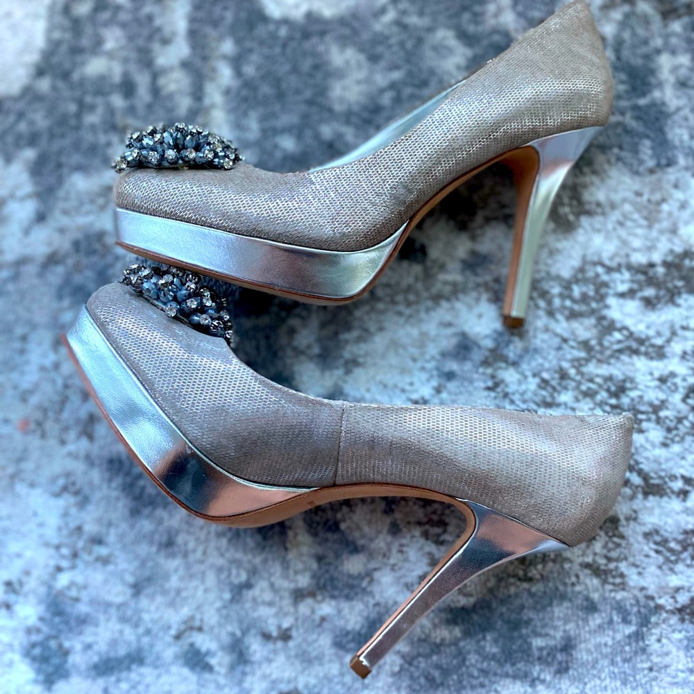 Antonio Melani silver beaded Pom Pom pumps 7 ½ size